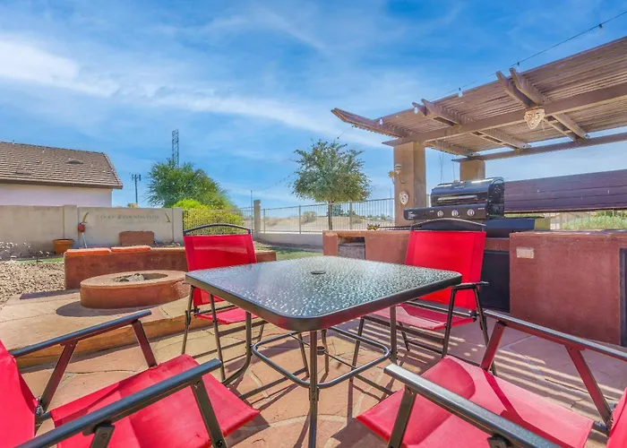 Family Fun Retreat Themed Bbq & Golf Course Holiday home Avondale